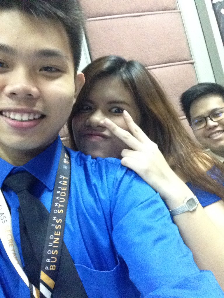 rachelkalalang's tweet photo. Staffed #SOAR2016 #USTJMARKETINGWEEK 💙🤗 https://t.co/z7ZOAwr3r4