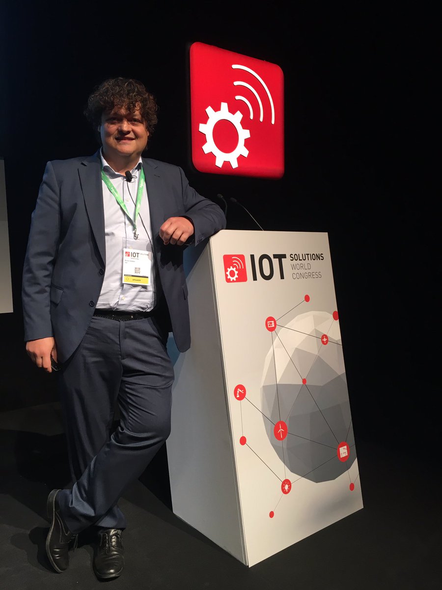 sorayapa's tweet photo. Ya en el escenario de #IoTSWC16 el crack @BrunoCendon para dar su charla "Creating and deploying a LPWAN base waste management IoT system" https://t.co/W6x9LPBhaY