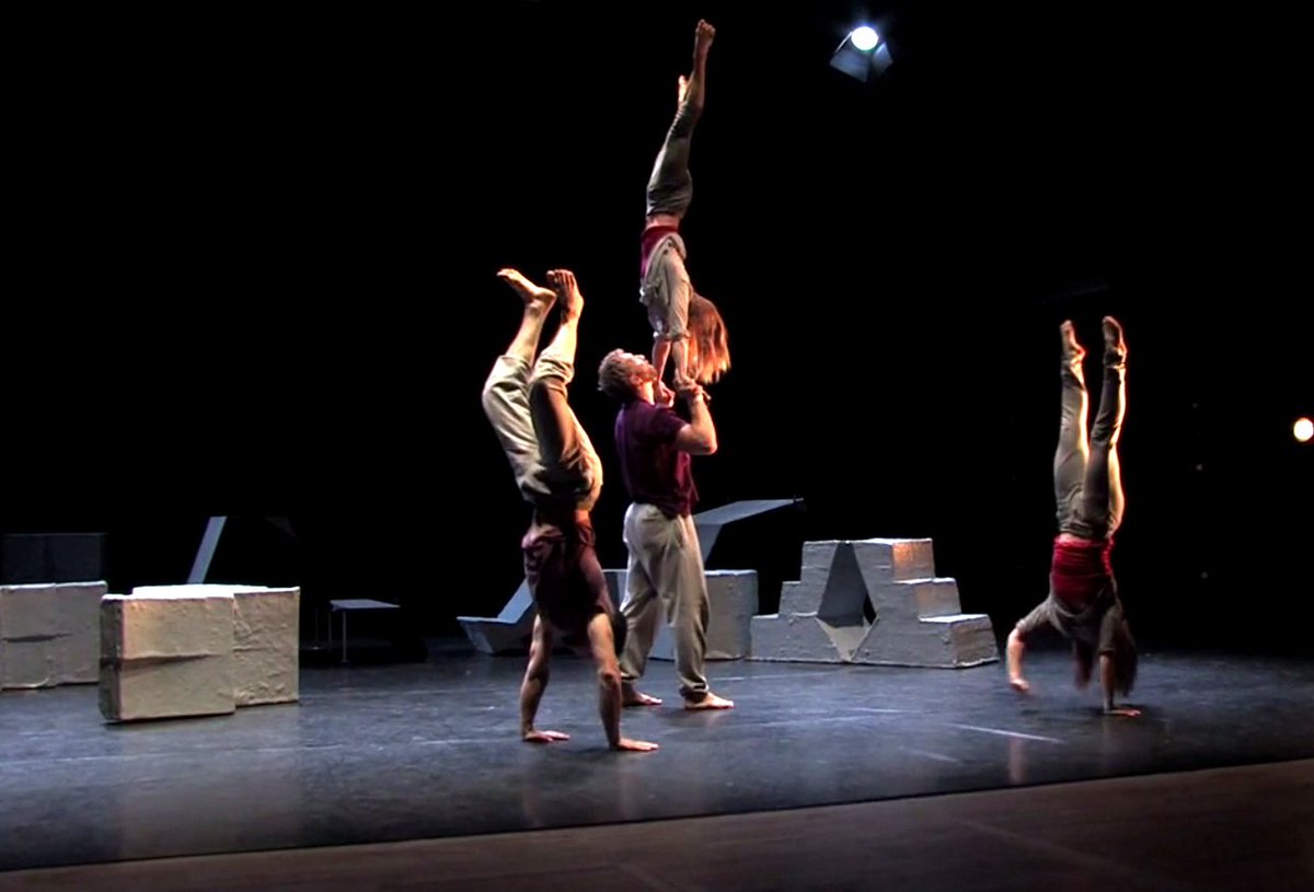 Joli Vyann STATELESS performance at @EdgeArtsBath Sat 5 Nov. Book now! bit.ly/2eneCZc @BathSUActivity @BodysocBath <a href="/BathDance/">Bath Dance</a>