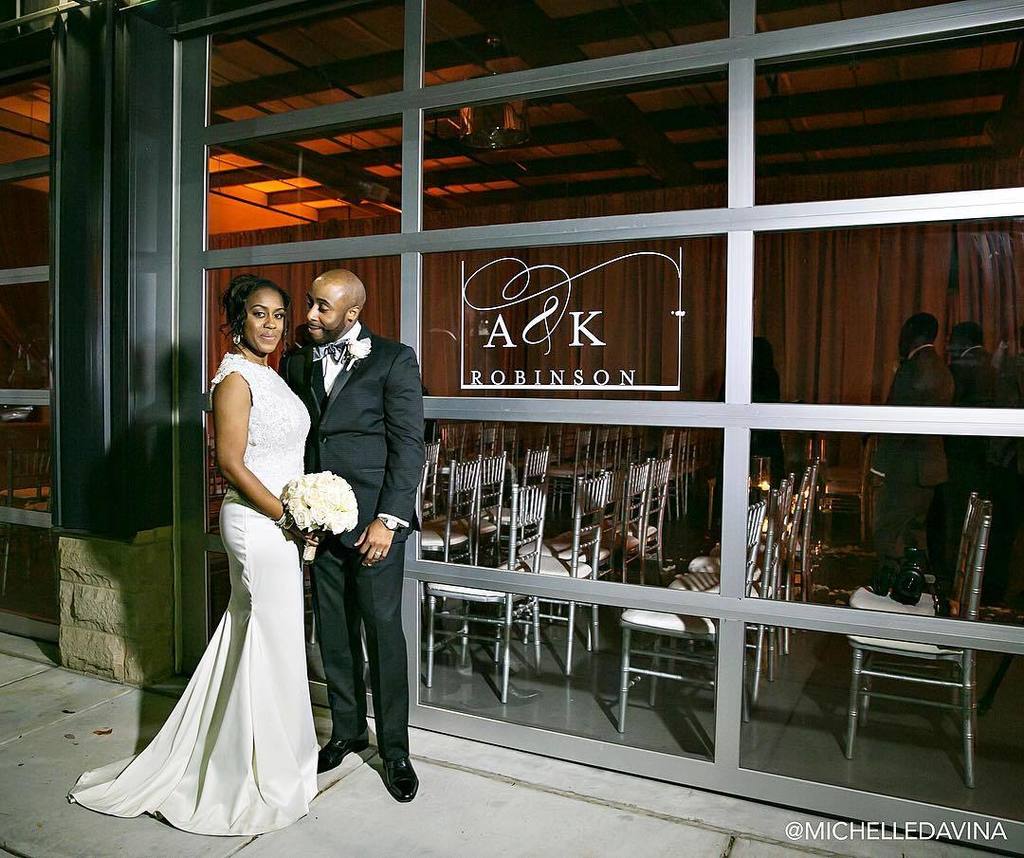 mdavina_photos's tweet image. SNEAK PEEK | beautiful Ashley @blusheventcomp and dapper Kenneth said their &quot;I DO&apos;s&quot; this … ift.tt/2dVLnfv