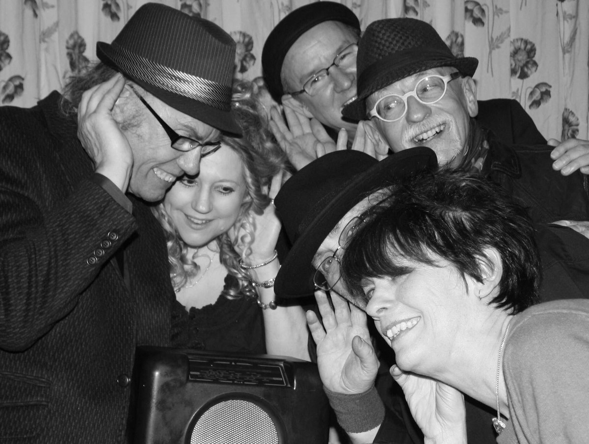 Today, 2nd live radio performance this week <a href="/phoenixfm/">Phoenix FM (we're on 🦋)</a> with @BobSimps from 1pm #Tunein #radiogaga