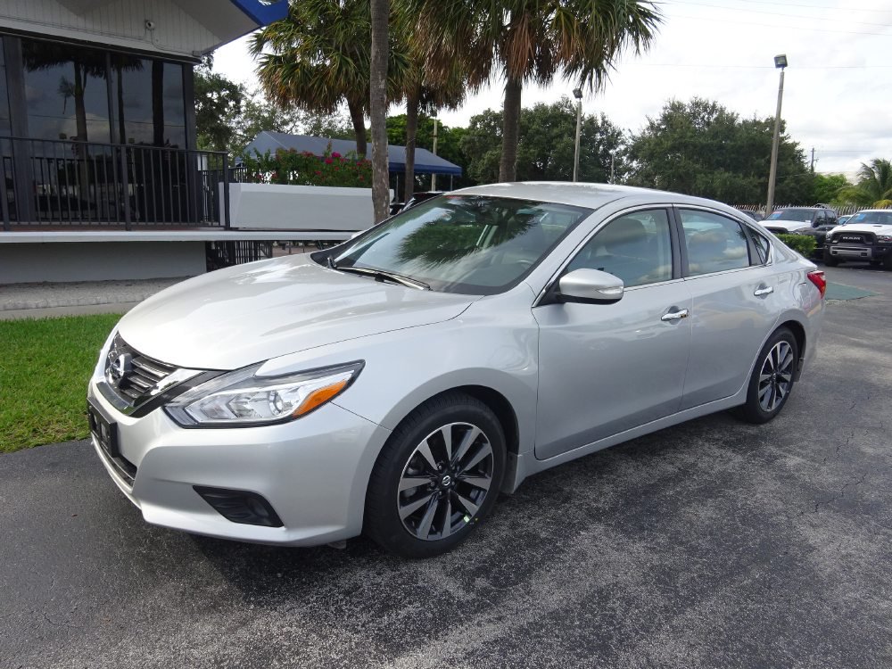 casmiami's tweet photo. only $14,900
2016 Nissan Altima SL
Well equipped with only 6,480 miles

#Nissan #Altima #NissanAltima #CASmiami https://t.co/MNH6XRDSGL