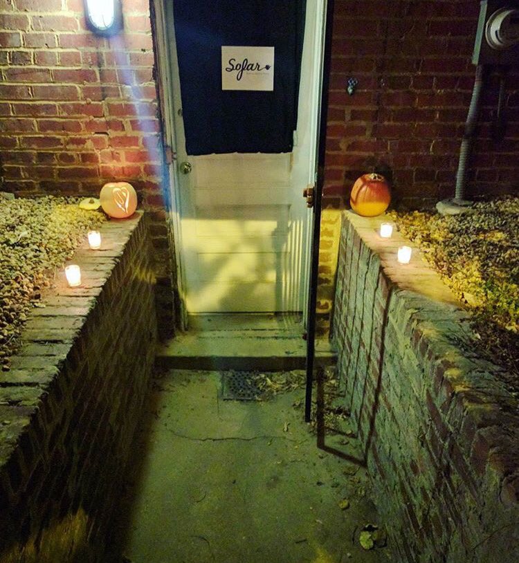 Chantal here checking in from a very special Sofar in Washington DC, Halloween pumpkins and all! Fantastic artists and killer hospitality!!