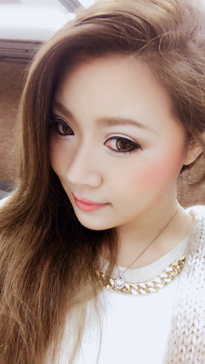 Kira姫 今日のメイクは ちょっと大人っぽく 落ち着いた柔らかい雰囲気で 仕事頑張ろ メイク ツイキャス メイク配信 コントゥアリングメイク カラーメイク Make Makeup Followme