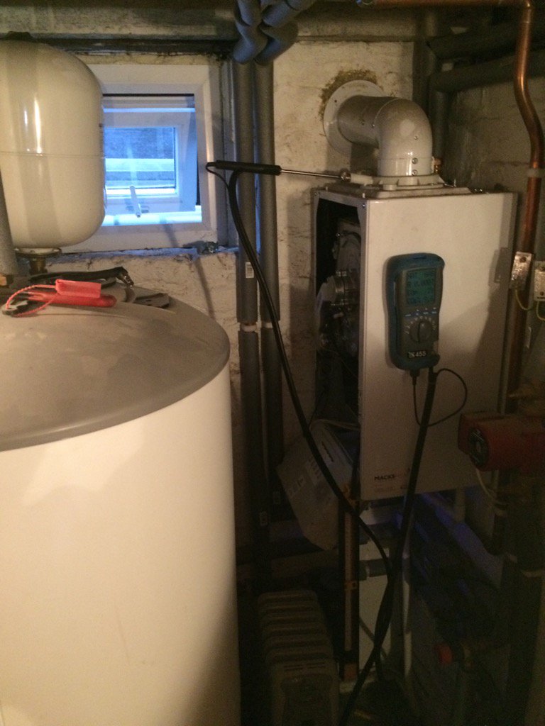 1st year annual service everything looking in great shape #vaillant #heatrea