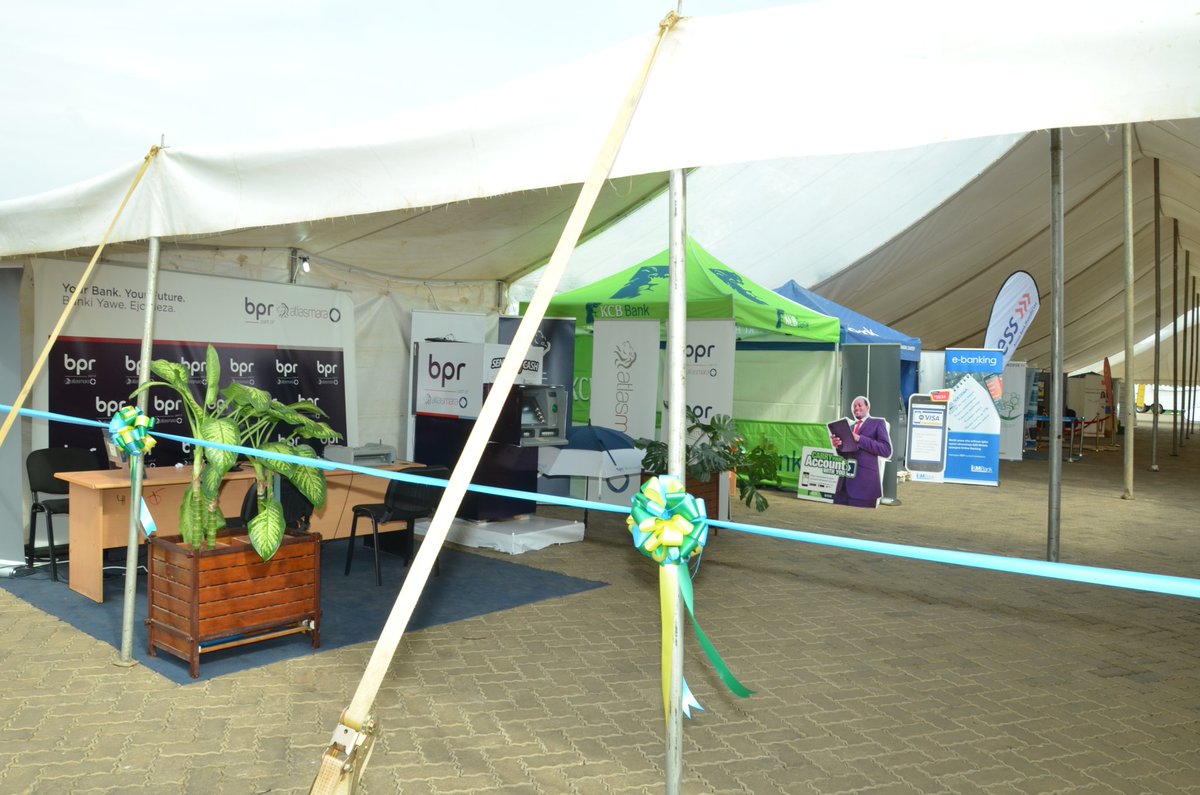herbertgig's tweet photo. #MorningMood @ #SavingsWeekRw EXPO ready 4official launch! Grt products, services &advice on savings&Invsmnt #RWoT #CashlessEconomy #Digital https://t.co/Cd2LDceH6t