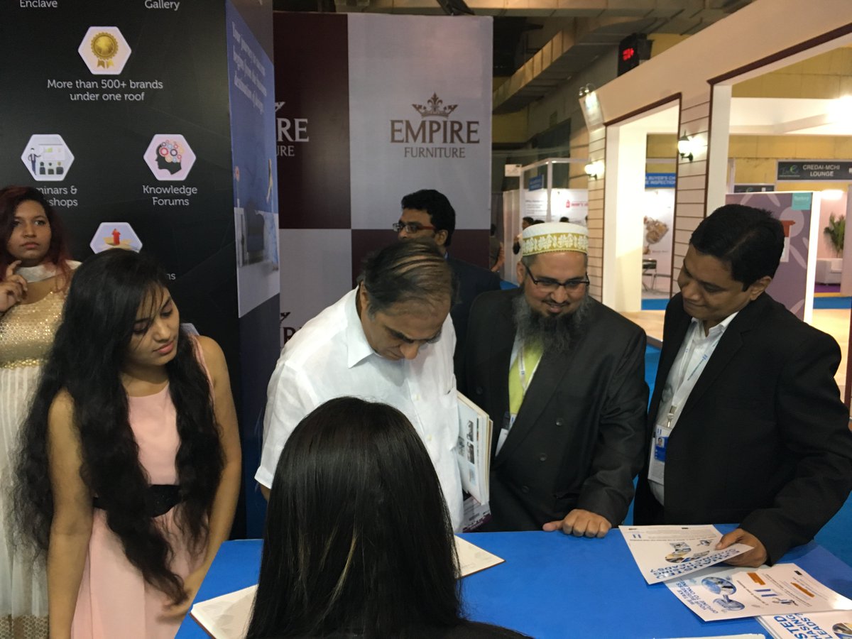 InteriorsInfo_'s tweet image. at #ubmindex our O2 was born and he was surprised to see the star architect and our estmeed chief guest Mr #HafeezContractor ,