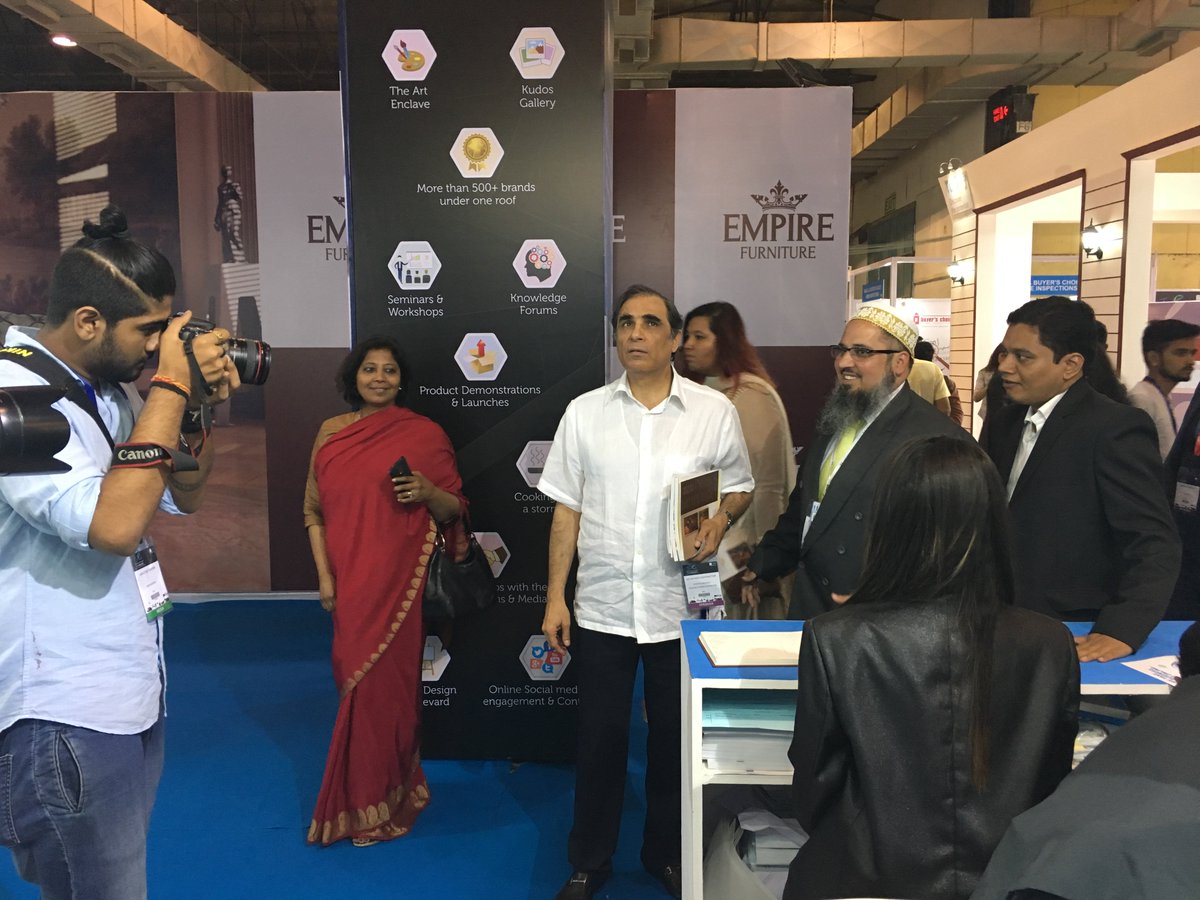 InteriorsInfo_'s tweet image. at #ubmindex our O2 was born and he was surprised to see the star architect and our estmeed chief guest Mr #HafeezContractor ,