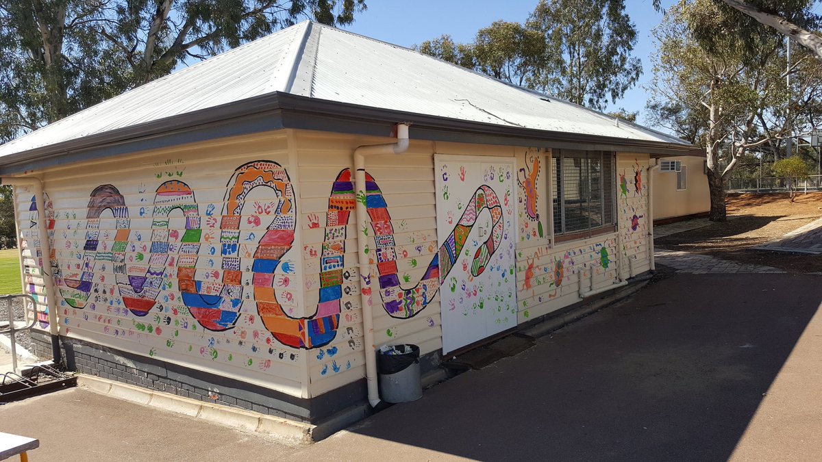 avonvaleps's tweet photo. The new Balladong Learning Centre after our students finished its facelift #NAIDOC2016 #AVONVALEPS https://t.co/dSjVDb9t6Y