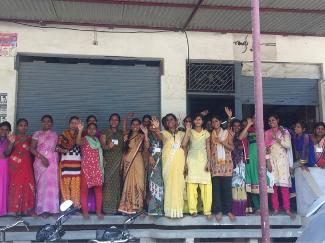 IKEAPolska's tweet photo. #Rangsutra #India tu wytwarzane są produkty z bawełny, pochodzącej ze zrównoważonych źródeł, trafiające do #IKEA #bettercottoninitiative https://t.co/OpLXVBOgRq