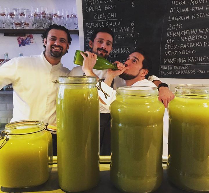 RacinesBxl's tweet photo. #drunk with #homemadelimoncello #limoncello #capri #limonidicapri🍋 #racinesbruxelles #raci… https://t.co/4iwSeBQoKt https://t.co/M9OZldgOpt