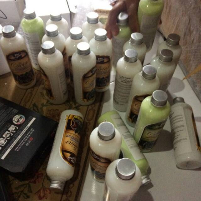 kuy_project's tweet photo. Saya menjual Shampoo Caviar seharga Rp40.000. Dapatkan produk ini hanya di Shopee! https://t.co/7ZrFqfPekq #ShopeeID https://t.co/81TsHCunMa