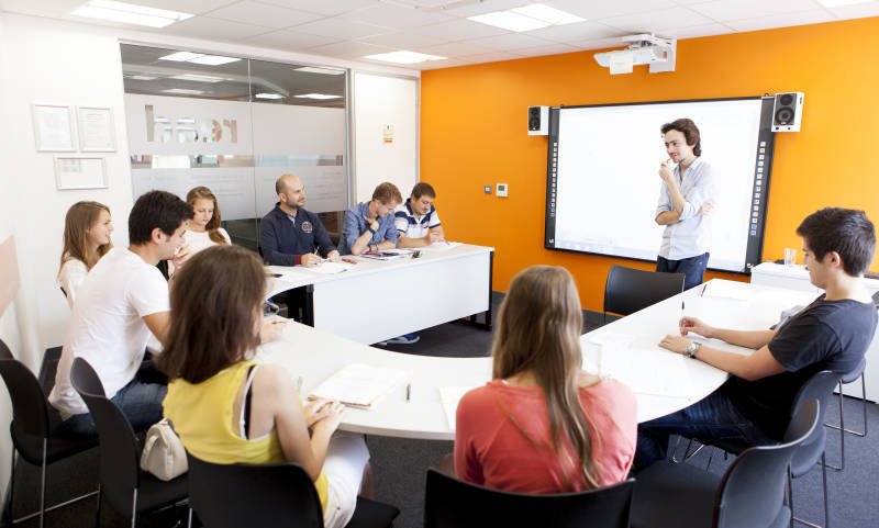 voicehackerHQ's tweet image. Off to EC English today for a workshop - anywhere nice around Euston I can get some lunch?