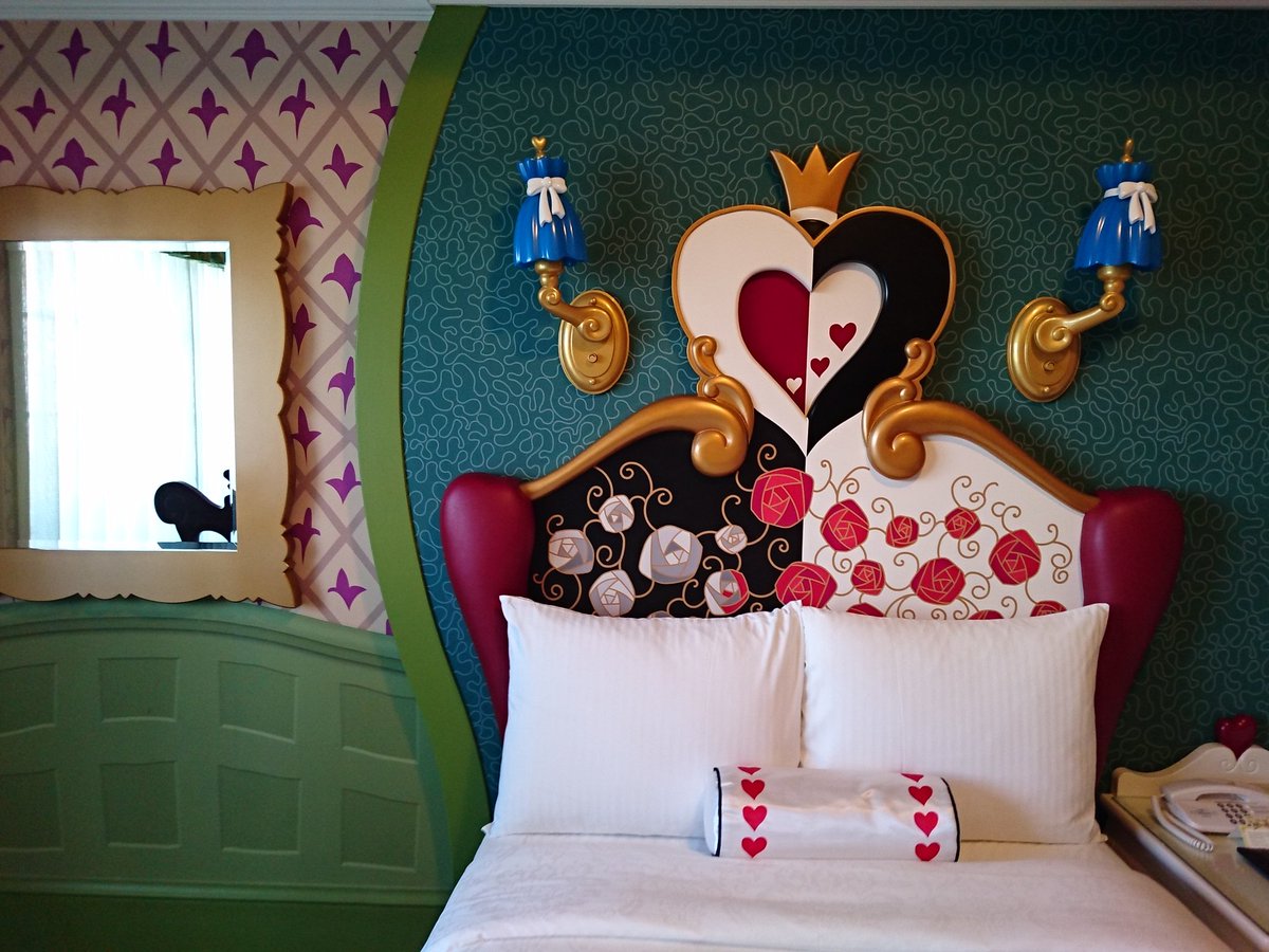 不思議の国のアリスルーム