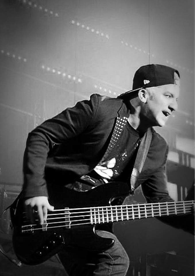 Muchísimas felicidades máquina! Por muchos más años de éxito!🎂🎁🎸🎙 <a href="/LogiaLGA/">Logia Official</a>