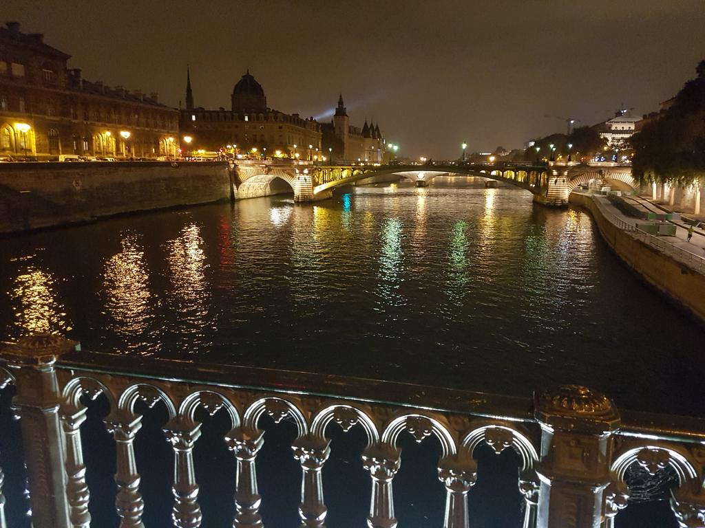 #ParisAtNight just so awesome :-)