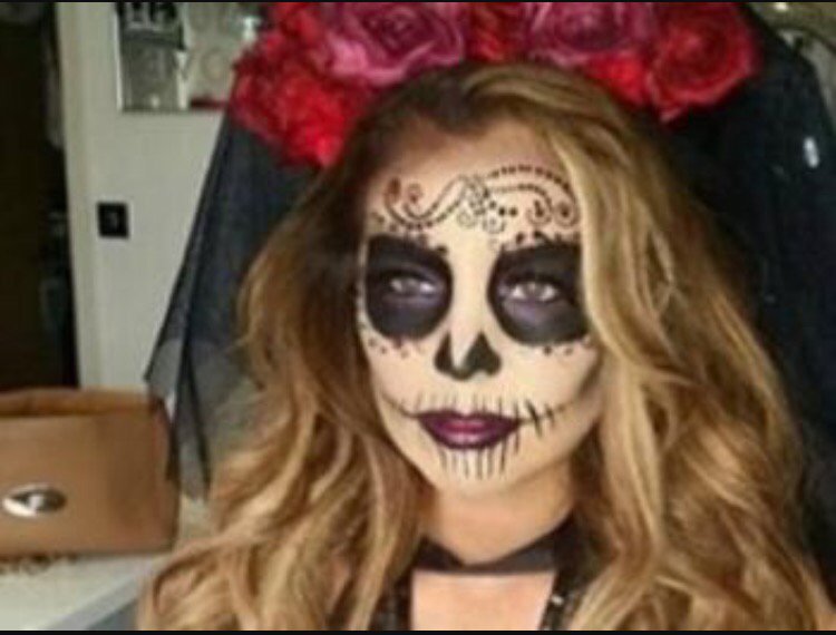 Rebeccahr09's tweet photo. @MissJessWright_  amazing #halloween #makeup @claudiazeppete  you should do this! X https://t.co/kyhQVrC2LK