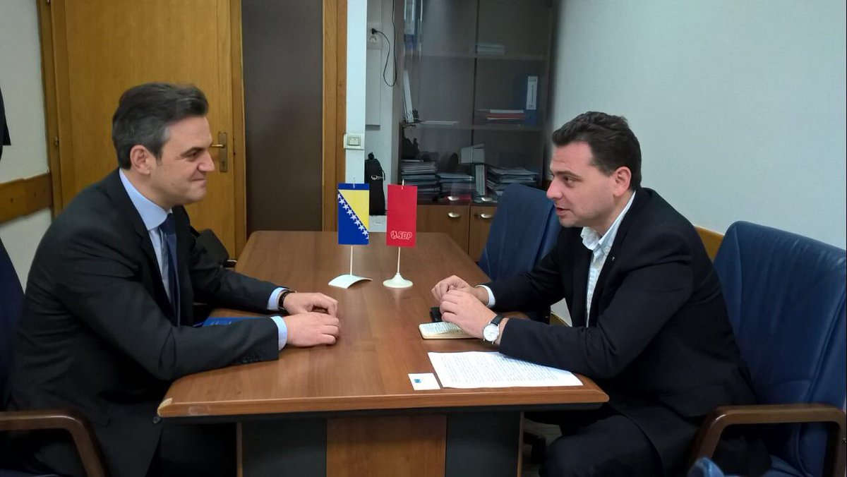 Vrlo ugodan razgovor sa <a href="/ToniPavloski/">Toni Pavloski</a>, covjekom koji vodi ured <a href="/coe/">Council of Europe</a> u #BiH. Radujem se buducoj saradnji i zajednickim aktivnostima!