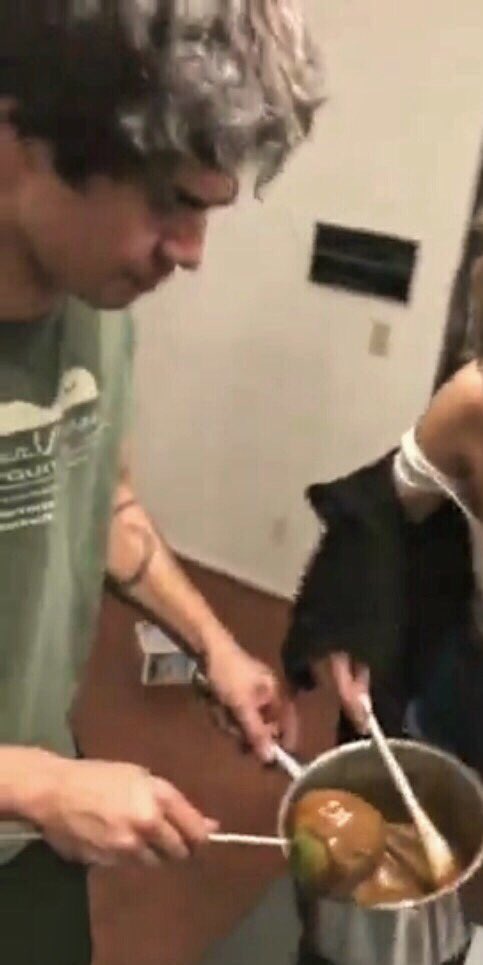 myyoujungkook's tweet photo. calum making caramel apples with his friends this makes me happy oh god my boy is the cutest https://t.co/gU1EQXJNWL