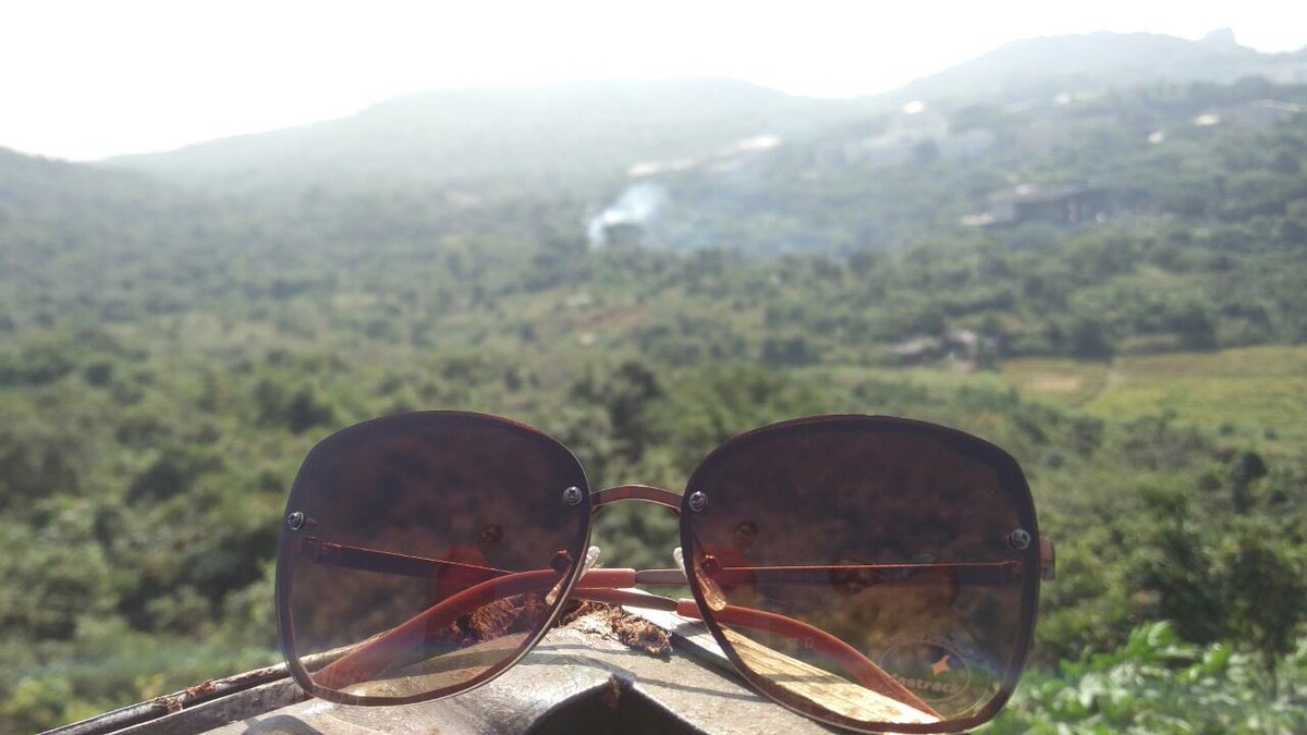 niti_taylor's tweet photo. Take a guess at where I took this photo of my #FastrackWanderers &amp; where you'd love to wander off to with these sunglasses! Surprises await! https://t.co/QtYWuH17GY