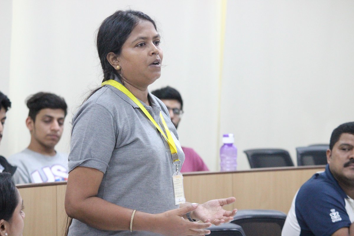 SRF_NMIMS's tweet photo. Different NGOs and @daanutsav team brainstormed ideas for next year at the closing ceremony of Daan Utsav at #NMIMSMumbai campus. https://t.co/eRdHzWUaQd