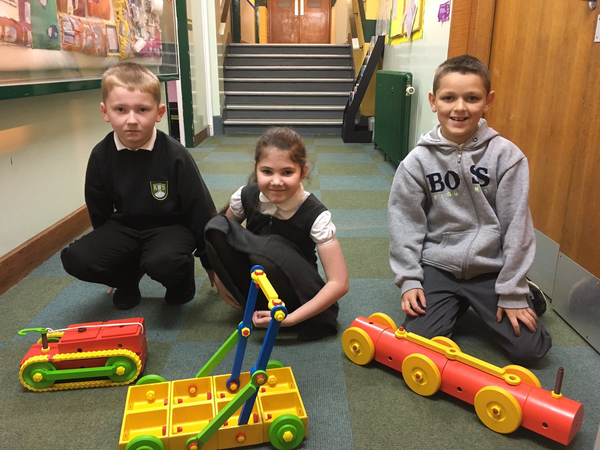 Kirkhill_School's tweet photo. Golden Time on a Wednesday #Bauplay #collaborativegroupwork #solvingproblems #funtimes https://t.co/CWnFWmvArH