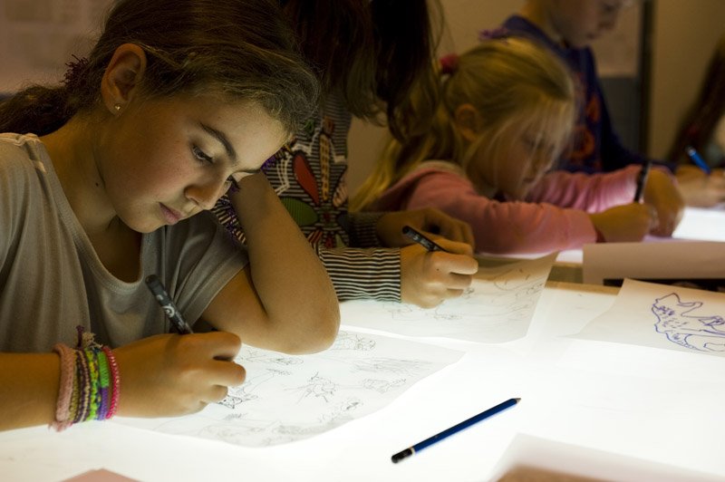 BigDrawBCN's tweet photo. Amb #thinkbig_bcn emularem a #Picasso a través del collage i el dibuix. Un dels 20 tallers gratuïts del #BigDrawBCN: https://t.co/7OVw3n2PTE https://t.co/TfBG52gO9x