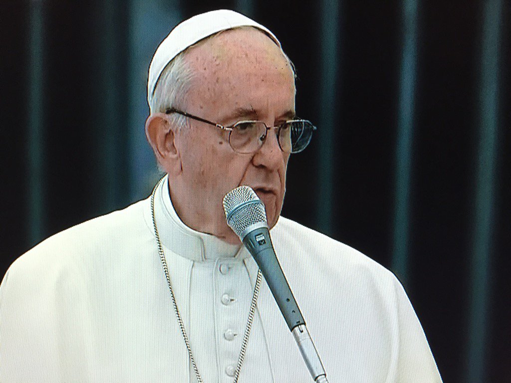 gerryorome's tweet photo. Pope at audience Oct 26, says Christians are called to welcome refugees+migrants +show solidarity to them, help them https://t.co/chE7tbuGSM