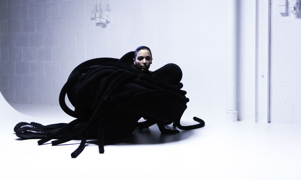 SINGLE REVIEW: s a r a s a r a – Supernova

"The heroine’s voice is birdsong-sweet"

bit.ly/2eKMi1f @sarasara_music