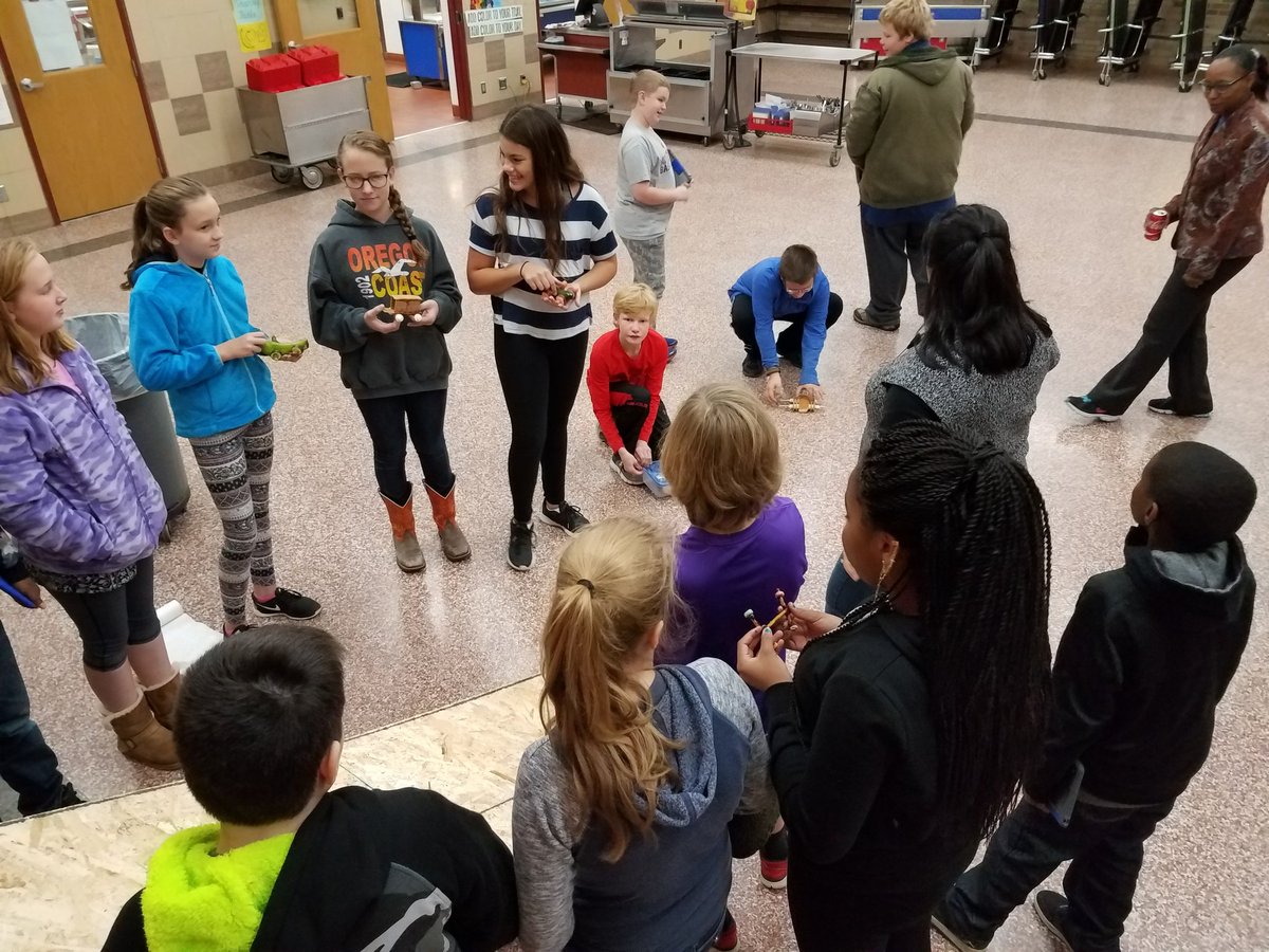 PrincipalFrench's tweet photo. 6th grade #GatewoodGators testing out their edible go-carts! Looks like fun @GW_Nicholls! https://t.co/8Vqp6yLJZT