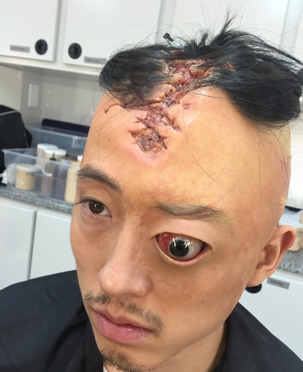canal42podcast's tweet photo. "Ah, foi tudo CGI" e vai lá a equipe de maquiagem de #TheWalkingDead #TWD e te dá um esculacho! 😂 https://t.co/ushbFrHzxS