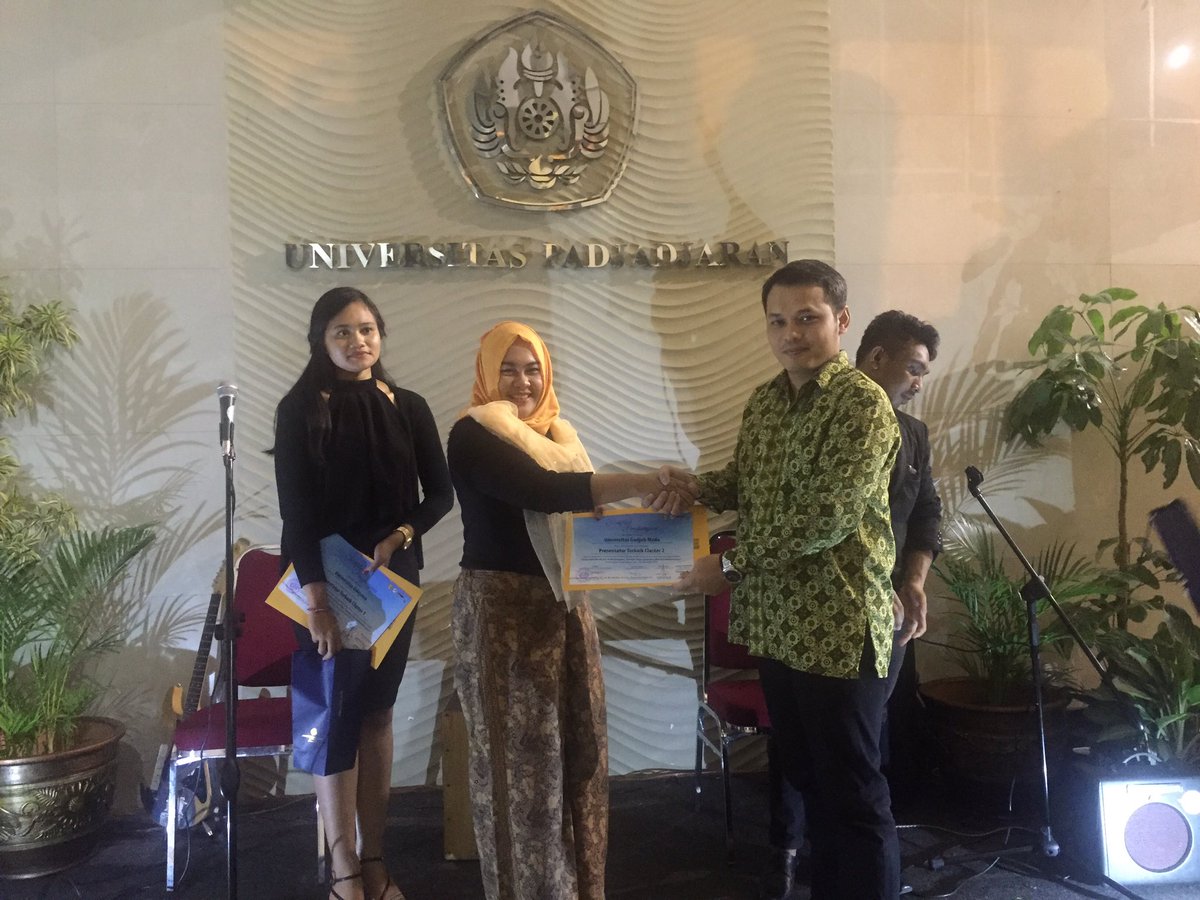 TemuAdMI2016's tweet photo. [LIVE REPORT]

Presentator terbaik diraih oleh Univ. Udayana, Univ. Gadjah Mada, Univ. Merdeka Malang

#TemuAdMI2016 https://t.co/AuwnzNDrhM