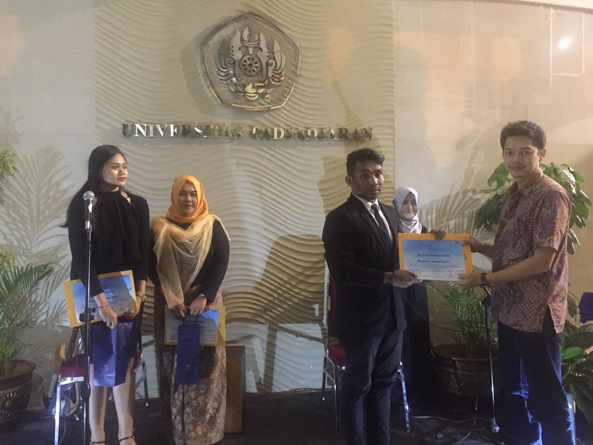 TemuAdMI2016's tweet photo. [LIVE REPORT]

Presentator terbaik diraih oleh Univ. Udayana, Univ. Gadjah Mada, Univ. Merdeka Malang

#TemuAdMI2016 https://t.co/AuwnzNDrhM