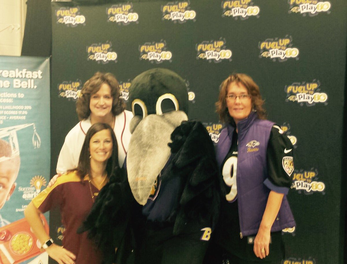 pam_day3's tweet photo. MoES meets POE! #WorldSchoolMilkDay https://t.co/Sep83SR40y