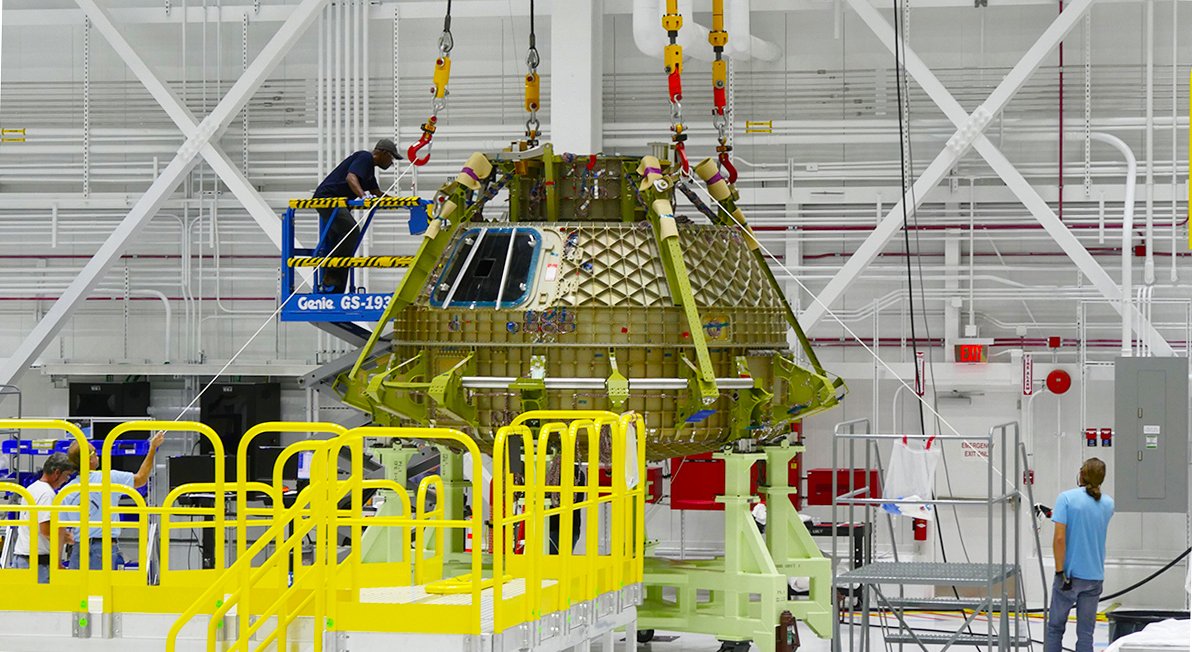 RollaStep's tweet photo. @ErectaStep solutions are used when safety, strength &amp; reliability are required. They keep @NASA and @Boeing safe.  https://t.co/0Hh4wciep7 https://t.co/nPJtlwxgdy