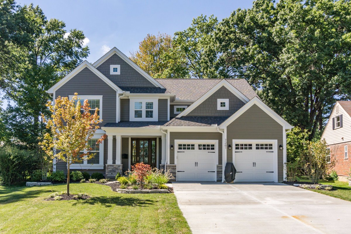 BuildCincy's tweet photo. Best of Build Cincinnati. Teardown Construction by Classic Living Homes in Madeira on S. Timberlane Drive
#TeardownConstruction https://t.co/xhULFFBzDU