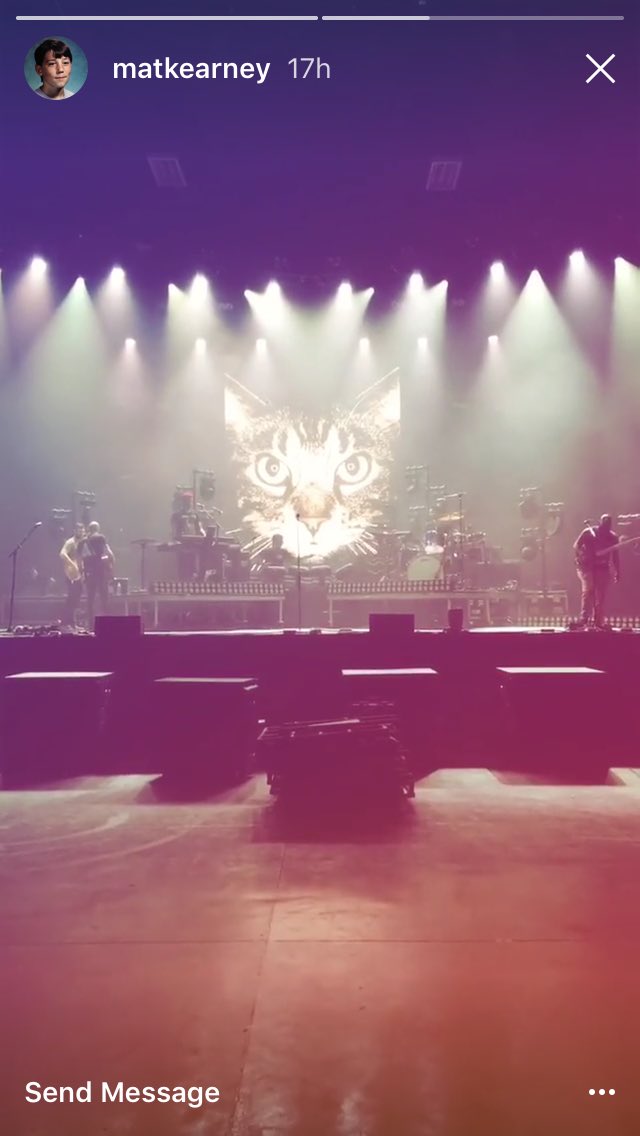 Bchirpietoo's tweet photo. Did @tour_cats have something to do with @matkearney stage set? 🤔 https://t.co/CEZnhUaJxF