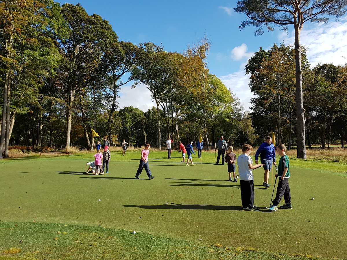 Great turnout for junior coaching camp today with <a href="/mattvineer/">Matt vineer</a> and <a href="/Kevsaunders72/">Kevin Saunders</a> #thefutureisbright #bmgc