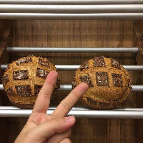 Sisa 2 'Sourdough buns' dan ini milik gue (at De Metro Bakery <a href="/DP_BISTRO/">DP BISTRO™</a> Kutai Kartanegara) kemalaman laparnya hha