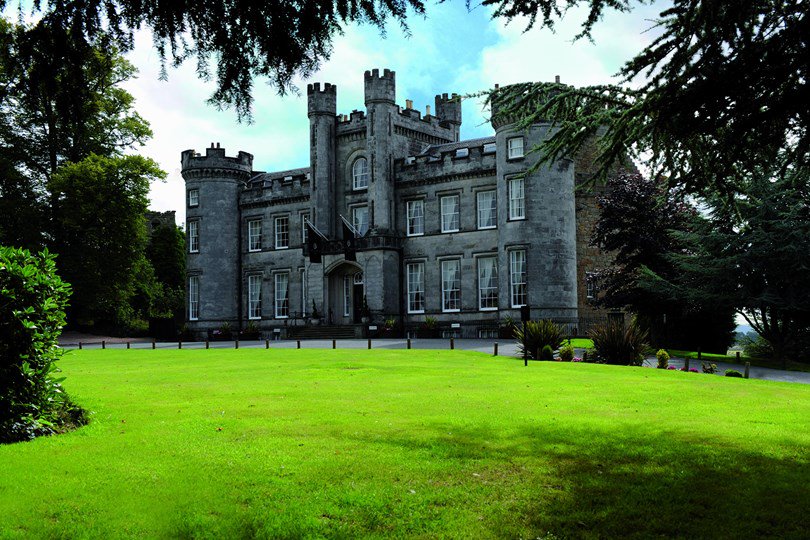 taylorlynncorp's tweet photo. The most haunted hotels in the UK - who would stay in one of these with me at #Halloween???? https://t.co/0wJt65PDar @TatlerUK #frighttime https://t.co/nqurkVOCsu