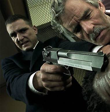 粗挽きペッパー On Twitter 映画で印象に残っている死 スナッチで作中最強のトニー 銃を持ってる人 ほぼギャグだったもの