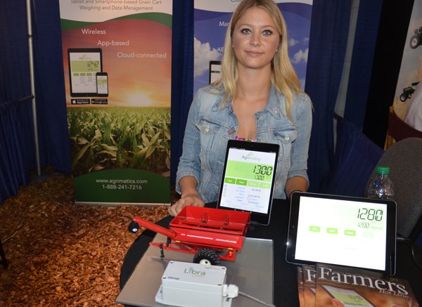 FarmFutures's tweet photo. The #LibraCart grain weighing and info transfer system from #Agrimatics makes it possible to find weight on the go. https://t.co/popl4t971e https://t.co/lFu1wU5YL1