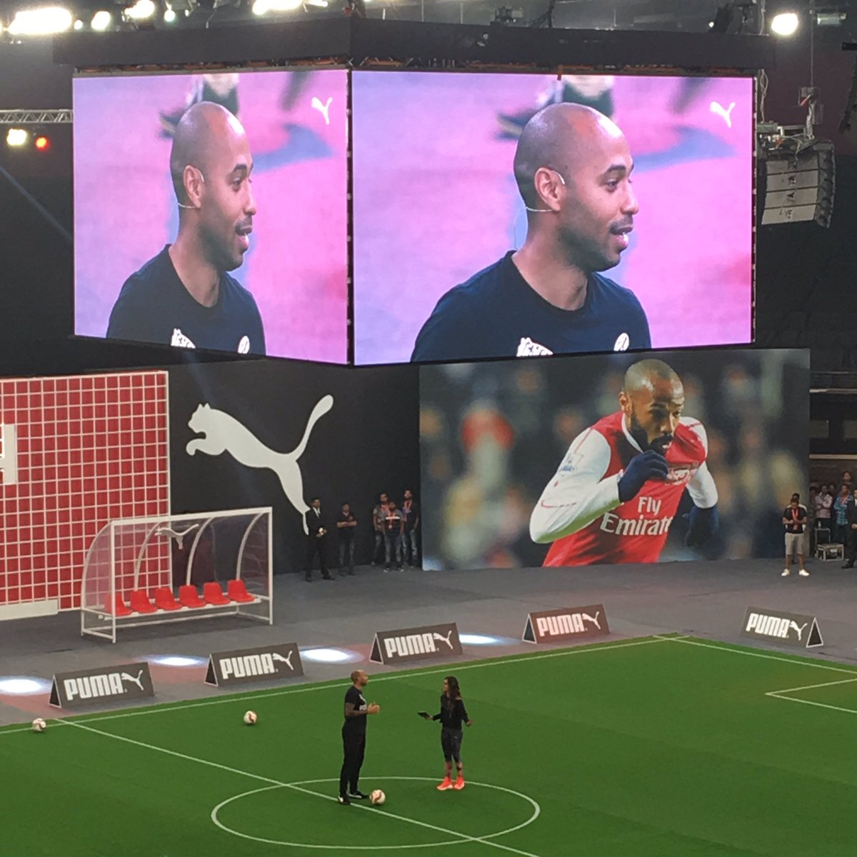 aks_gunner's tweet photo. Can't believe I saw @ThierryHenry the Legend himself...😭👏🙌🙏
My life is almost complete now.❣️❣️❣️
#forever14 #pumaevent https://t.co/DtE7Cdxa78