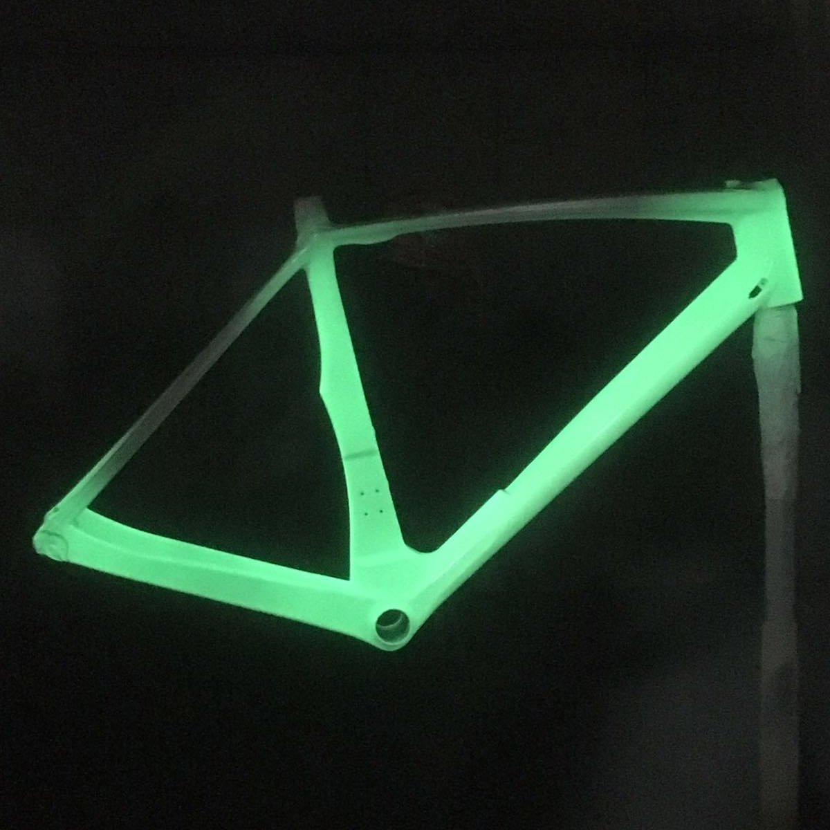 JeemBikes's tweet photo. JEMM 6 Evo Honey Comb Luminiscente.
#JEMMbikes #handmade #sumisura #bike #cycling #iloveroad #ciclismo #carbonfiber #colors #exclusive https://t.co/PI6ryTxqn2