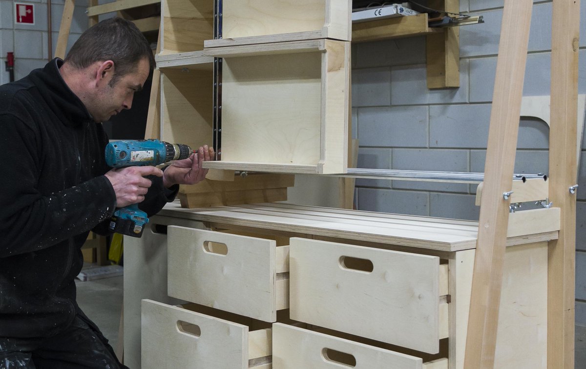 deverbindingbv's tweet photo. We zijn gestart met nog een nieuwe productielijn: een multifunctioneel design meubel van Yatno voor in de kleine ruimte. #socent #MVO #doven https://t.co/NdH8Z8AFnf