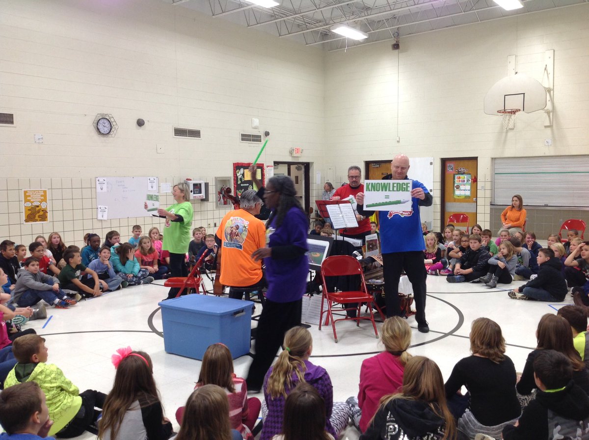 KaczorsThinkers's tweet photo. Learning &amp; fun w the Troubadour!! @SyringDragons @swartz_creek https://t.co/JtjOpnikkC