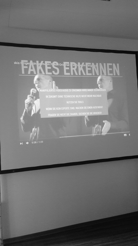 redaktion_live's tweet photo. Erkennt fakes! Und das wars von @tenseapplewar beim Workshop "Bewegtbilder verifizieren." #SCDay16 https://t.co/HbZrEdWsIh