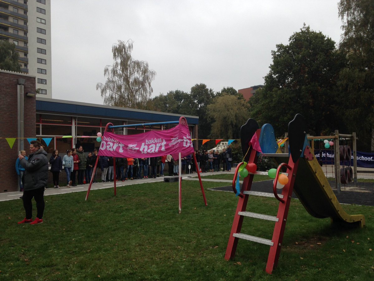 Na grote inzet van de leerlingen en OR konden we deze week het nieuwe verkeersplein openen!