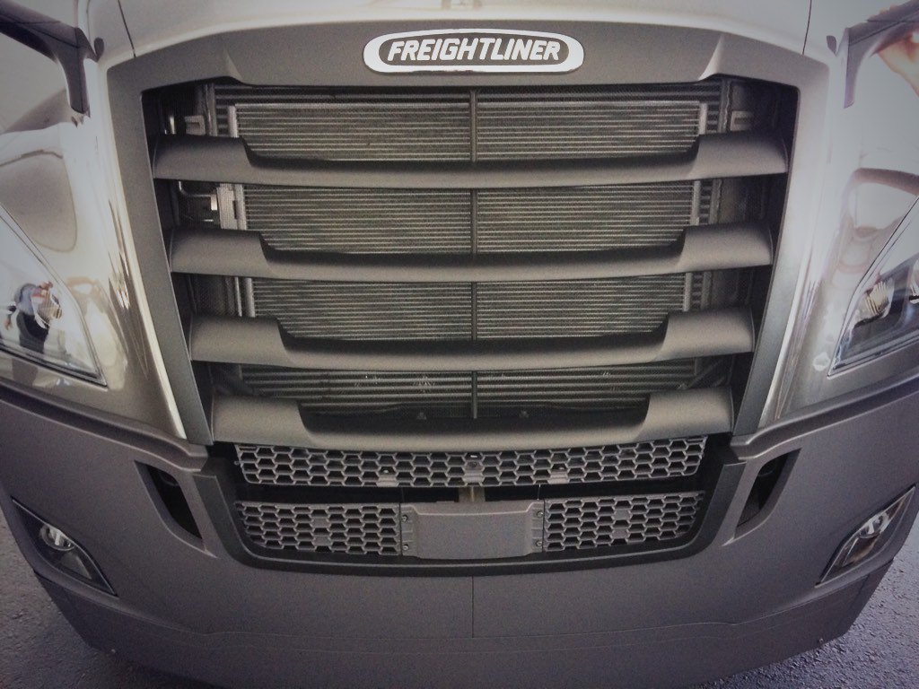 Check out this new grille and bumper option. #Freightliner #NewCascadia #2018 #trucking #DetroitDiesel