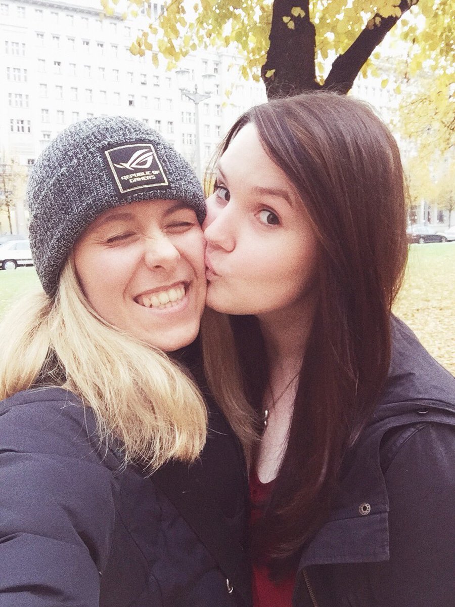 tyraphine's tweet photo. Ganz viel Liebe an einen der besten Menschen, den ich kenne <3 @BecciPlays #happy https://t.co/gSHfK9okcX